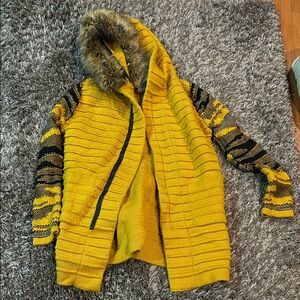 LCR Black Edition Sweater yellow sz L